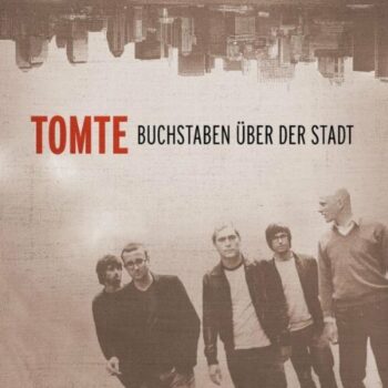 Tomte - Buchstaben über der Stadt