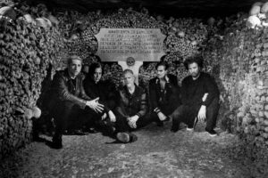 Queens Of The Stone Age – Katakomben-Auftritt auf Vinyl