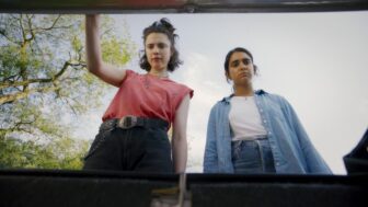 Review zu "Drive-Away Dolls" –  Road-Trip à la Coen