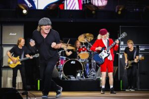 AC/DC  – Tourstart in neuer Besetzung