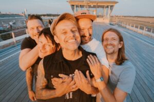 »Schwert aus Holz« – Donots kündigen Akustikalbum an
