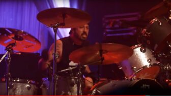 Dave Grohl – Live-Performance von „Play“