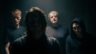 VISIONS Premiere: Die Negation – Wut im Bauch