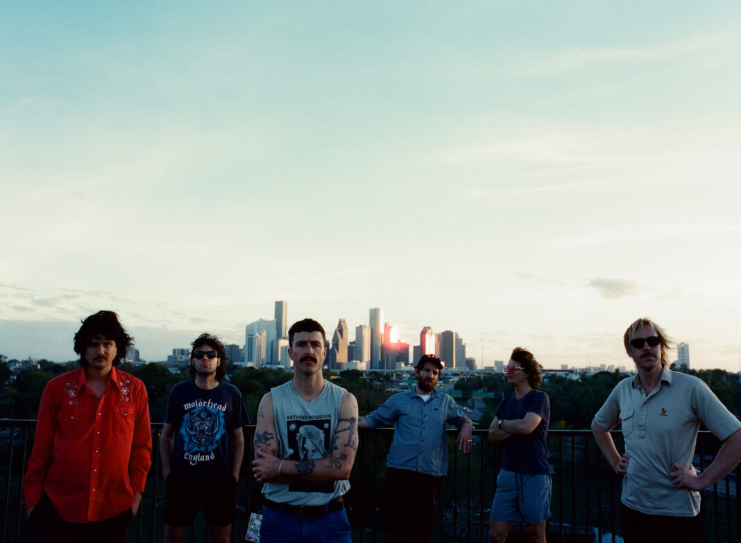 Orchesteralbum kommt im Juni: King Gizzard & The Lizard Wizard (Foto: Maclay Heriot)