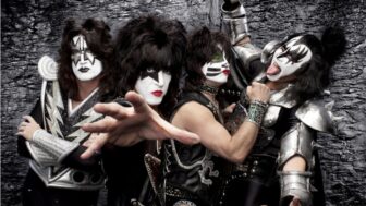 Kiss spielen in Las Vegas  – Unmaskiert statt digital