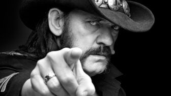 Mit Asche von Lemmy  – Schrein im Stripclub