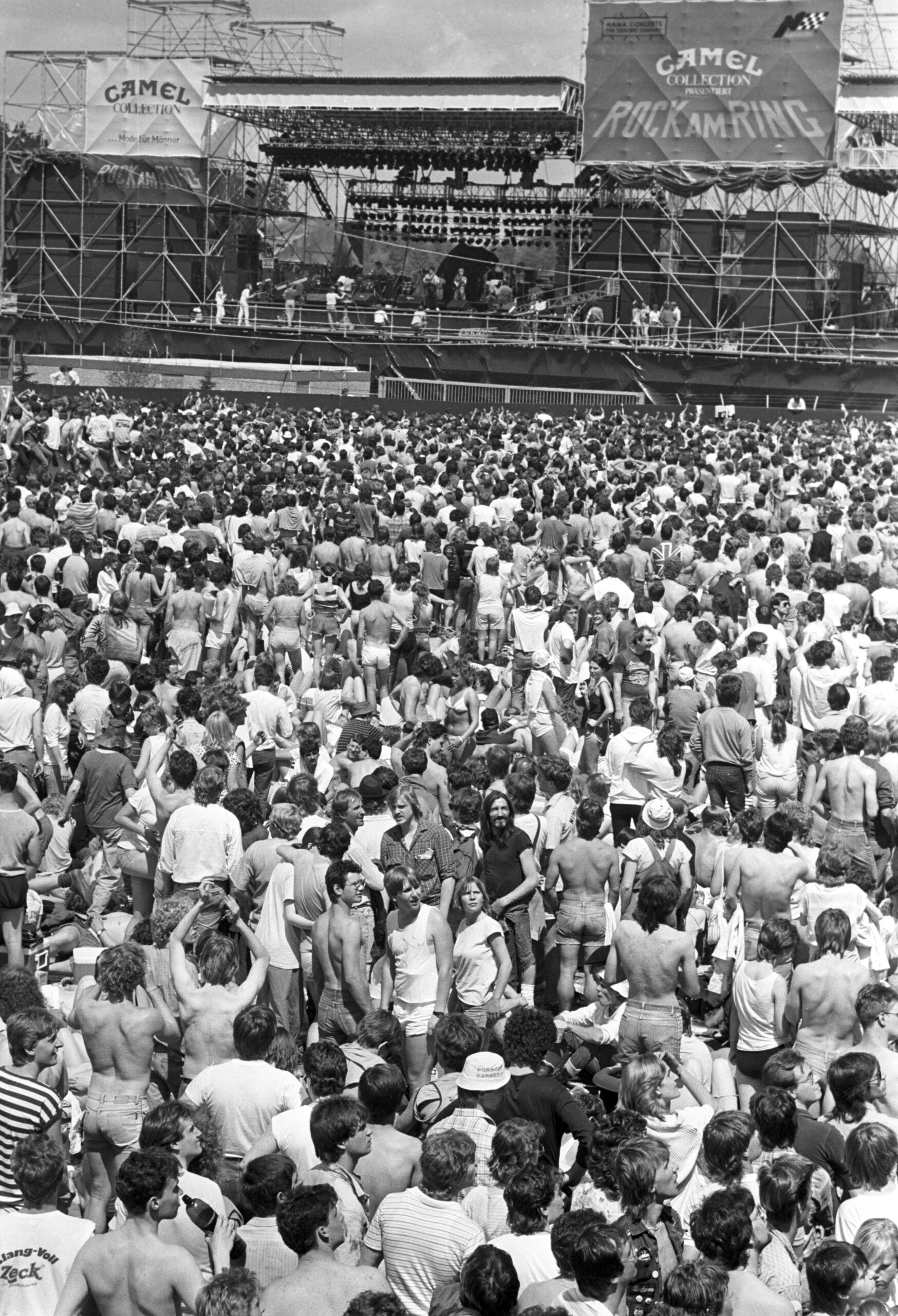 Moment_RockamRing01_c_PICTURE-ALLIANCEMARTIN-ATHENSTAEDT-scaled