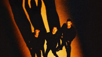 Muse - »Unravelling« – Gott? Nö. Thron? Nö.