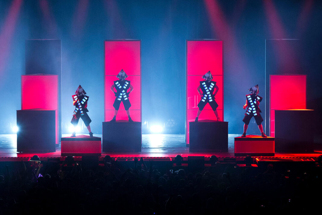 BERLIN, GERMANY - APRIL 28: Members of the German band Deichkind perform live during a concert at the Max-Schmeling-Halle on April 28, 2015 in Berlin, Germany. (Photo by Frank Hoensch/Redferns via Getty Images)