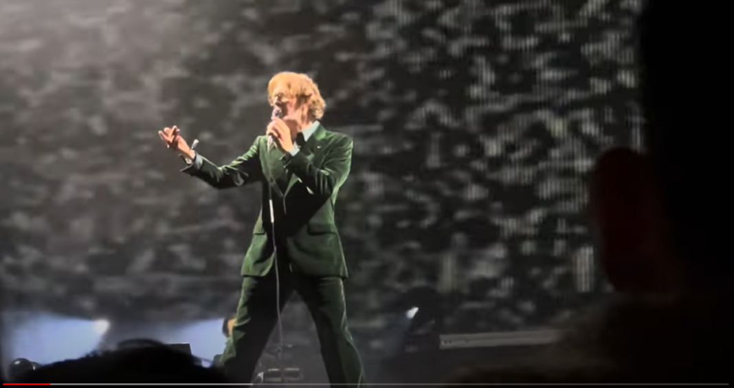 Pulp live in Mexico City (Screenshot: Youtube, Zzangsooyeon)