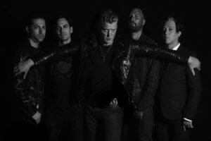 Queens Of The Stone Age spielen neuen Song &#8222;The Evil Has Landed&#8220; live