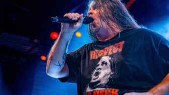 Cannibal Corpse  – Paar heiratet im Moshpit