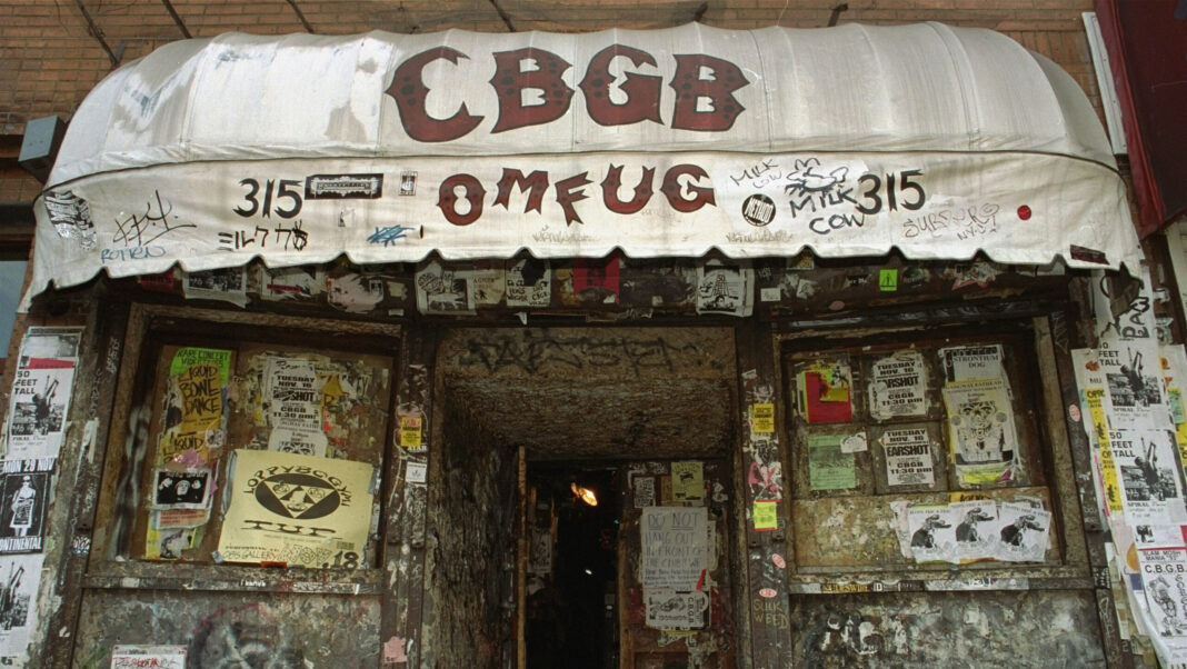 Der legendäre Punk-Club CBGB, 1993 (Foto: picture alliance / ASSOCIATED PRESS | JIM COOPER)