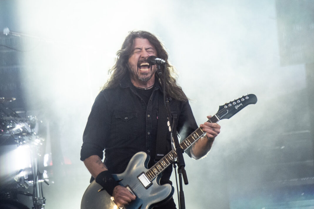 Am Wochenende solo mit Sinfonieorchester: Foo-Fighters-Chef Dave Grohl, 2024 (Foto: Picture Alliance/Helle Arensbak/Ritzau Scanpix)
