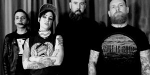 The Distillers  – Persönliche Umstände