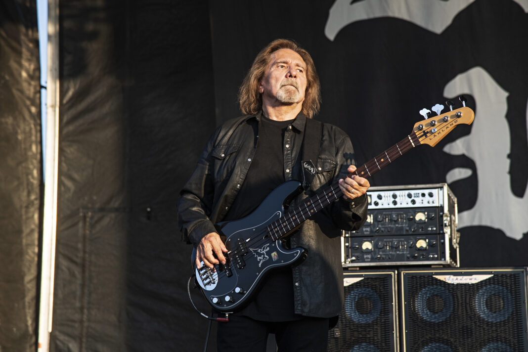 Black-Sabbath-Bassist Geezer Butler, 2019 (Foto: picture alliance/AP Images | Amy Harris)