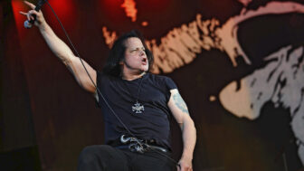 »Schwarze Sonne« auf Merch  – Danzig wegen Nazi-Symbol in der Kritik