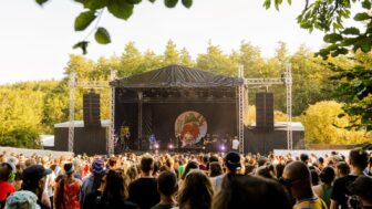 Jamel rockt den Förster – Angegriffen
