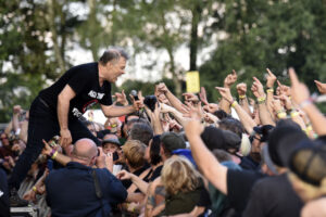 Jello Biafra & Cavalera Conspiracy  – »Nazi Trumps Fuck Off!«