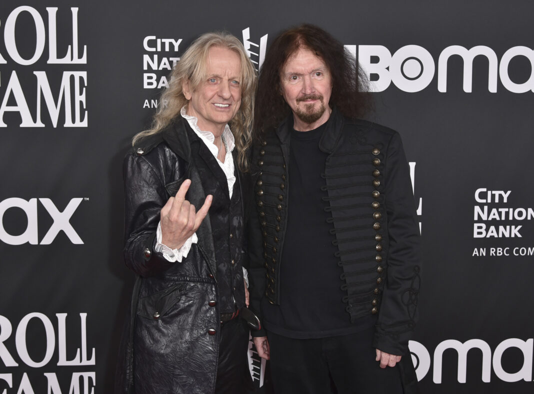 Les Binks (rechts) und Ex-Gitarrist K. K. Downing (Foto: picture alliance / Invision | Richard Shotwell)