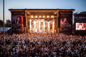 VISIONS Herzensfestival: Gewinnt einen Zuschauerplatz auf der Bühne des Vainstream!