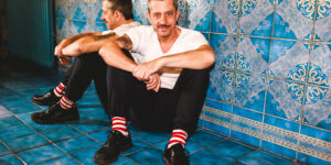 Beatsteaks-Schlagzeuger Thomas Götz produziert Audio-Tourtagebuch, streamt “Fever In Erlangen”