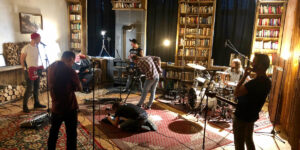 Donots spielen “Geschichten vom Boden” bei Off The Road Sessions
