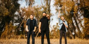 Frittenbude streamen neuen Song “Die Dunkelheit darf niemals siegen” feat. Jörkk Mechenbier