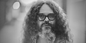 VISIONS Premiere: Brant Bjork streamt neuen Song “Guerrilla Funk”