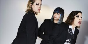 Sleater-Kinney kündigen Album “The Center Won’t Hold” an, kommen auf Tour