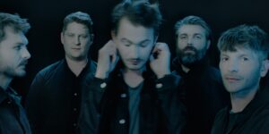 VISIONS empfiehlt: Editors streamen neuen Song “Black Gold”, kündigen Best-of und Europatour an