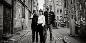 Brutus spielen “Techno” live bei den Off The Road Sessions