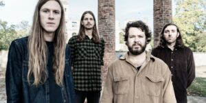 VISIONS Premiere: Elder streamen neue Single “Embers”, kommen auf Tour
