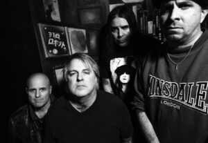 VISIONS Premiere: Punkrocker UxB streamen neues Album &#8220;Westworld Crisis&#8221; vorab