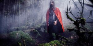 Hjelvik (Ex-Kvelertak) kündigt Debütalbum an, präsentiert Single „North Tsar“