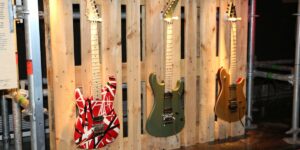 Sonderausstellung über Eddie Van Halen im rock’n’popmuseum Gronau gestartet