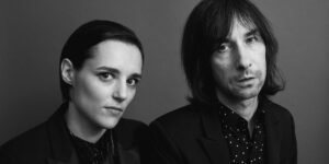 Jehnny Beth (Savages) & Bobby Gillespie (Primal Scream) kündigen Album an, teilen Song