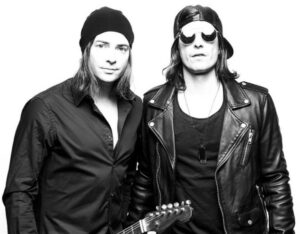 VISIONS Premiere: Schweizer Alternative-Rock-Duo Sinplus teilt Live-Video zu &#8222;Never Coming Down&#8220;
