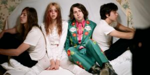 Starcrawler überraschen im Video zu “Goodtime Girl” mit Josh Homme und David Hasselhoff als Gästen