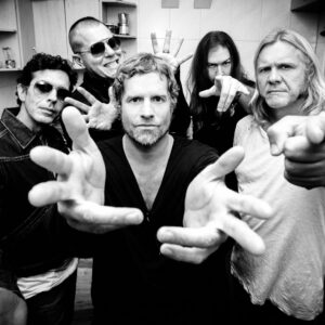 VISIONS Premiere: Alternative-Rocker Springbok Nude Girls teilen Video zu &#8220;Emerging Submarines&#8221;