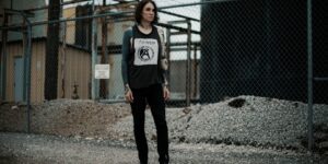 Laura Jane Grace präsentiert Überraschungs-EP “At War With The Silverfish”