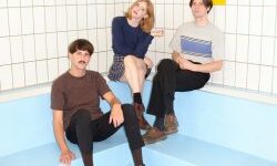 VISIONS Premiere: Garage-Indie-Trio Shybits teilt Video zu “Bitumen Dreams”