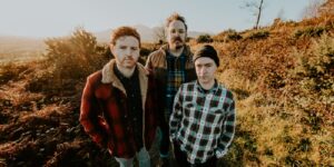 VISIONS Premiere: Alternative-Rocker Axis Of zeigen Video zu neuer Single “Beach Light”, kündigen Album an
