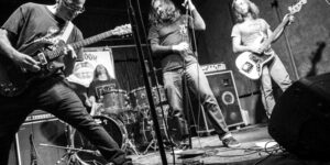 VISIONS Premiere: Hot Lunch zeigen Video zu “She Wants More”, kündigen Neuauflage von Debüt an