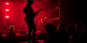 VISIONS Premiere: The Hirsch Effekt zeigen Live-Video zu “Bezoar”