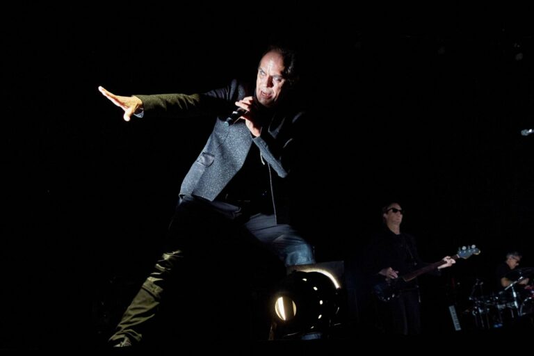 Bauhaus veröffentlichen mit “Drink The New Wine” ersten neuen Song seit 14 Jahren