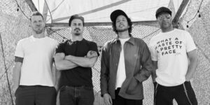 Nach US-Gerichtsurteil: Rage Against The Machine, Rise Against, Green Day und mehr fordern Recht auf Abtreibung