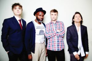 Newsflash (The Libertines, Danny Elfman, Travis Barker u.a.)