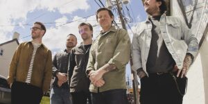 Post-Hardcore-Supergroup L.S. Dunes streamt erste Single „Permanent Rebellion“, kündigt Debütalbum „Past Lives“ an