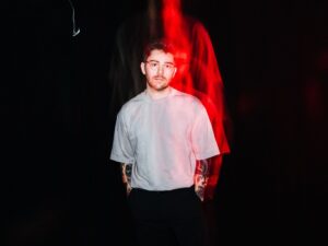 VISIONS Premiere: Poledance präsentiert neue Single &#8220;Help&#8221; vorab